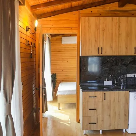 Yaliciftlikde Dogayla Ic Ice Tatil Αλικαρνασσός
