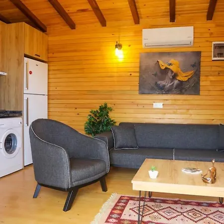 Yaliciftlikde Dogayla Ic Ice Tatil * Αλικαρνασσός
